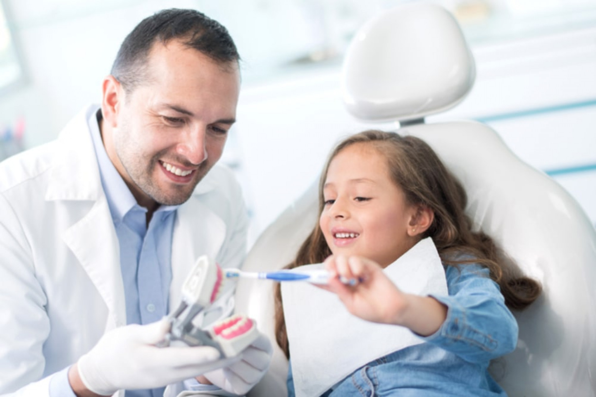 Kodėl burnos higienos reikia prieš pradedant bet kokį dantų gydymą?