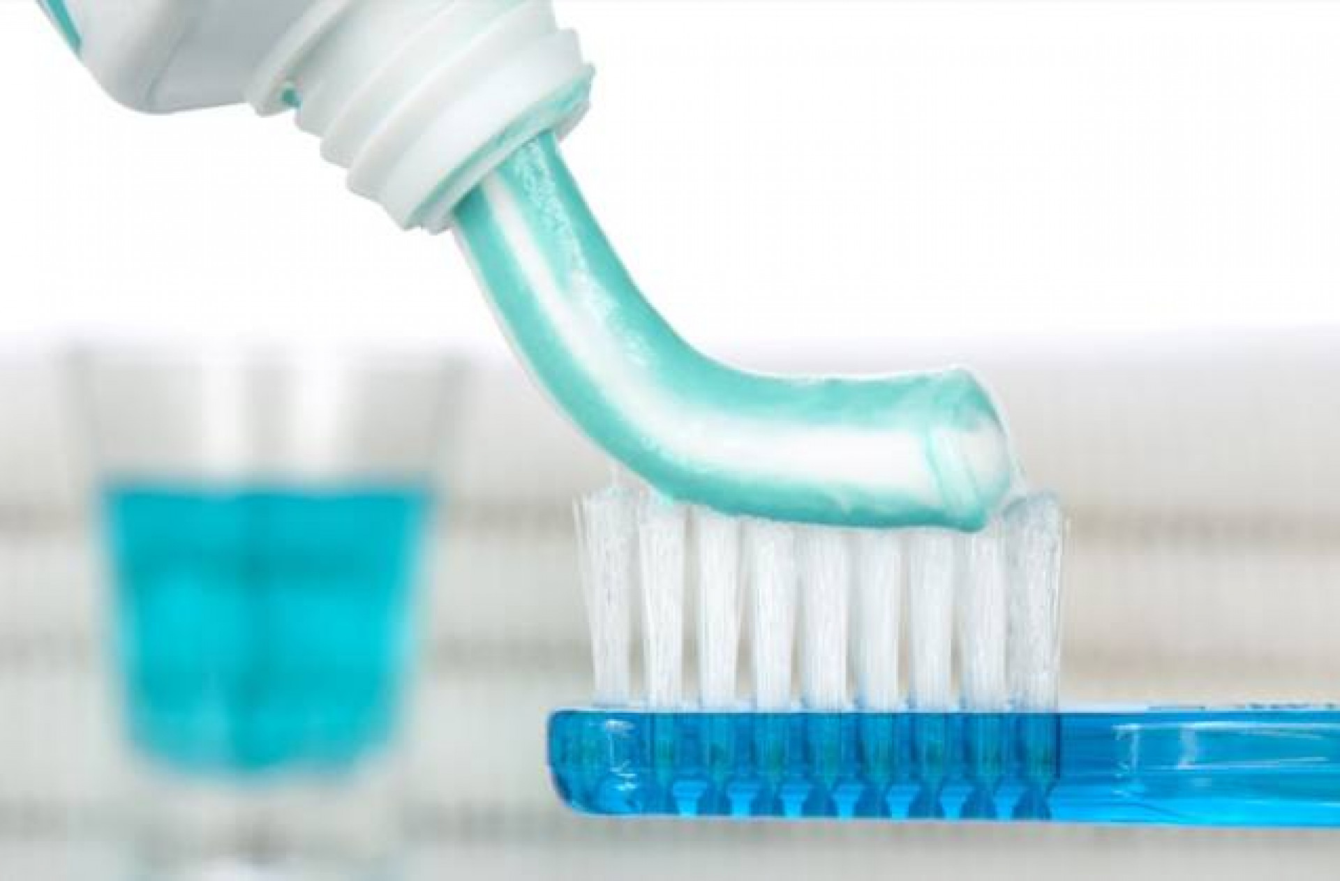 Ar balinamosios dantų pastos veikia?